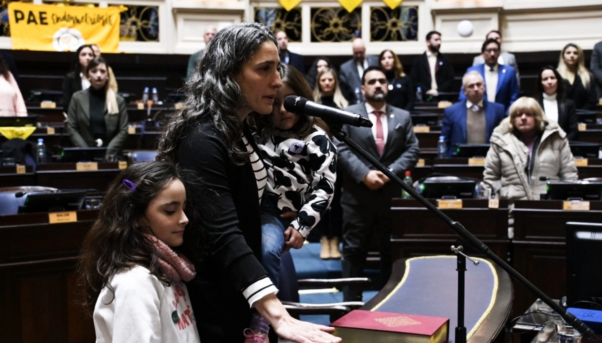 Ana Luz Balor asumió como diputada bonaerense, en reemplazo de José María Fernández
