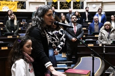 Ana Luz Balor asumió como diputada bonaerense, en reemplazo de José María Fernández