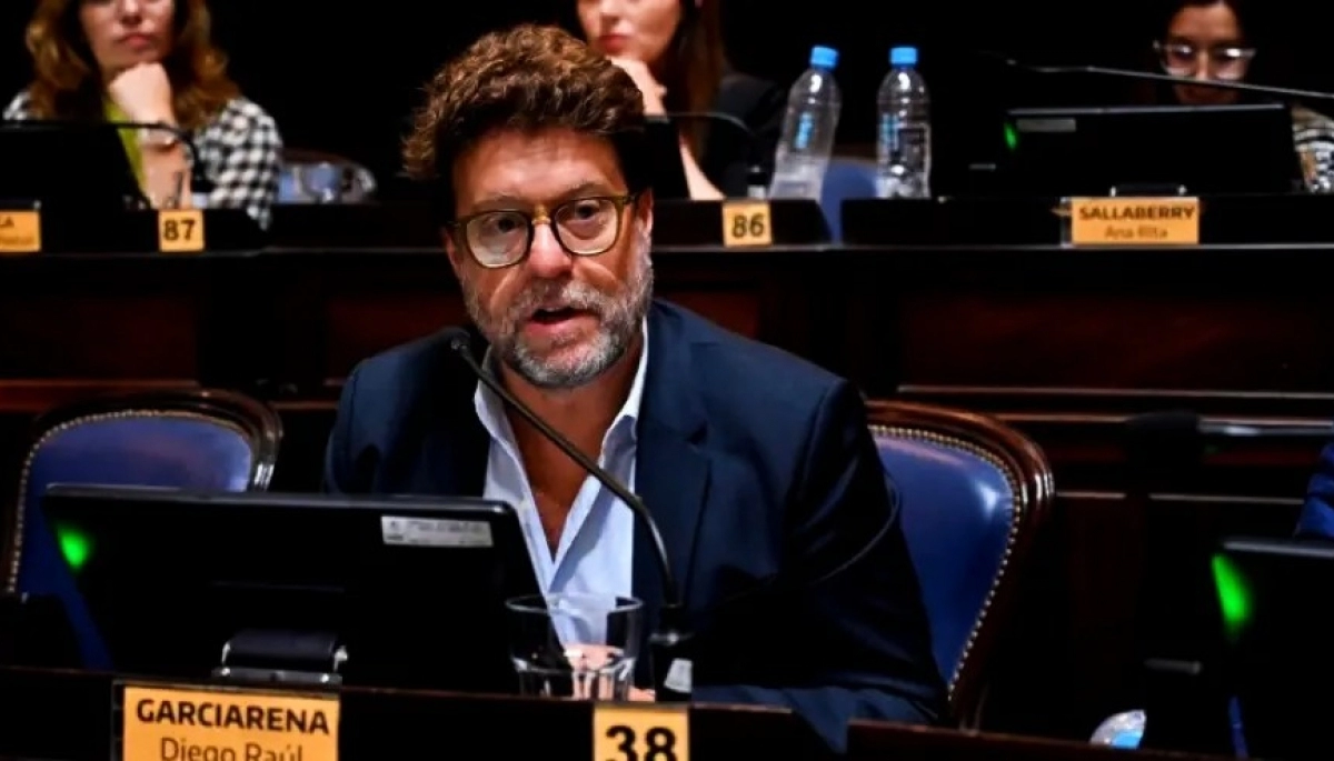 Garciarena criticó el proyecto de Kicillof y disparó contra la donación de ambulancias a otras provincias