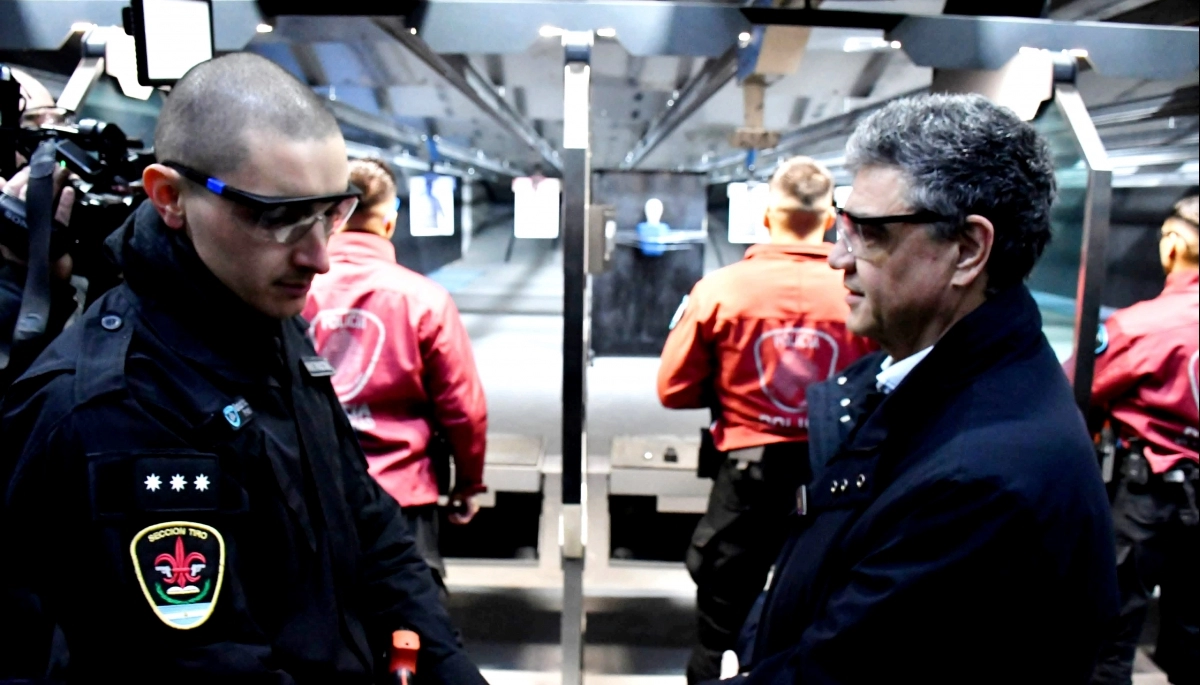 Cómo funcionan las pistolas BYRNA, las nuevas armas de letalidad reducida que sumó la Policía de la Ciudad