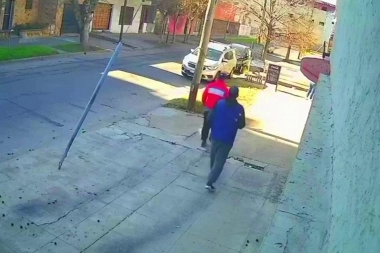 Inseguridad en Morón: estacionó para comprar en un kiosco y se quedó sin automóvil