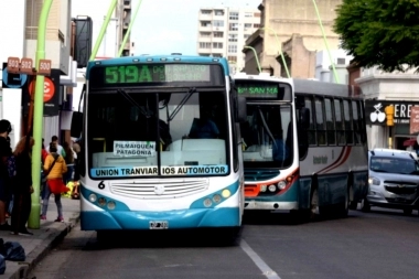 Ministro de Kicillof instó a municipios del Interior bonaerense a que bajen el costo del colectivo