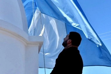 Egüen encabezó el acto del día de la independencia en Pedernales, 25 de Mayo