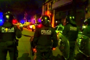 Maleducados bien aprehendidos: tenían antecedentes y cayeron por vender drogas junto a un jardín maternal