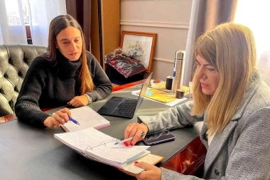 Municipio PRO presiona a la Provincia y firmó la adhesión al RIGI nacional