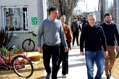 El intendente Walker recibió a Larroque para firmar una serie de millonarias obras en Pila