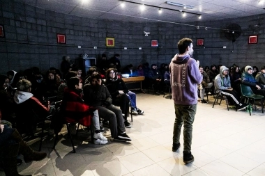 Cascallares y especialistas anunciaron charlas en Almirante Brown para prevenir la ludopatía digital