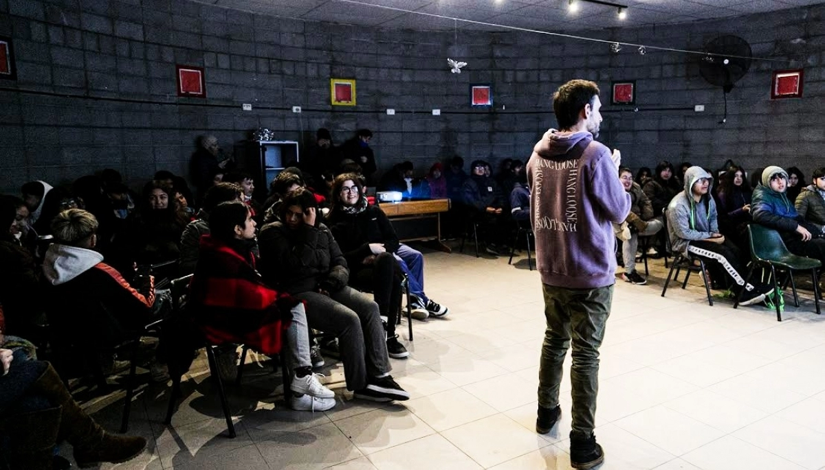 Cascallares y especialistas anunciaron charlas en Almirante Brown para prevenir la ludopatía digital
