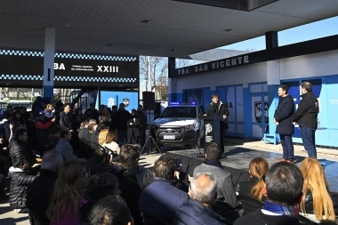 Kicillof visitó a Mantegazza e inauguró una base de la Fuerza Barrial de San Vicente