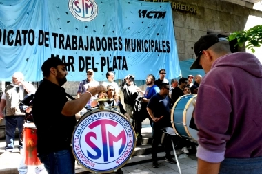 Montenegro contra las cuerdas: municipales pararán por 6 días para exigir mejores salarios