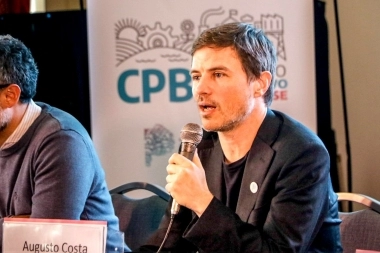 Costa expuso el error de Milei por plantear que la locación de la planta de GNL se define por el RIGI nacional