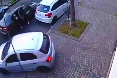 Inseguridad en Lanús: delincuentes dispararon a un vecino cuando sacaba el vehículo del garaje