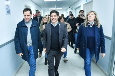 Agenda en Ayacucho: Kicillof entregó viviendas e inauguró un Centro de Salud Primaria