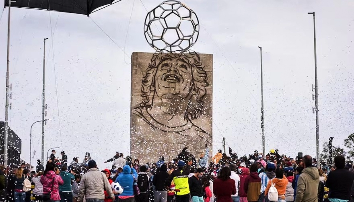 Con Arcucci de invitado, Mar Chiquita inaugurá la Confitería “El Pelusa” en homenaje a Maradona