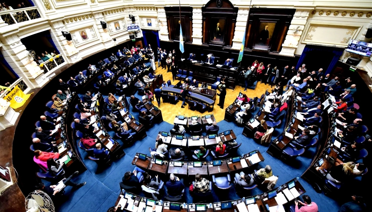 Planta de GNL: la oposición dice "no" a la propuesta de Kicillof y exige el proyecto del RIGI bonaerense