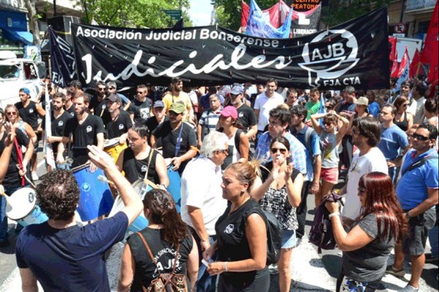 Desde Provincia resolvieron descontar días de protesta a judiciales bonaerenses