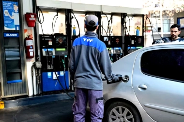 YPF anunció una baja del 4% en los precios de combustibles