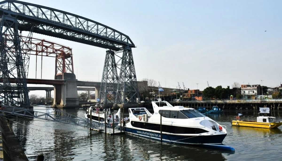 El Riachuelo de Buenos Aires volvió a ser navegable tras los trabajos de saneamiento