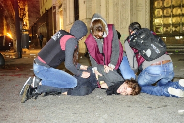 Feroz represión a manifestantes tras la marcha por Santiago Maldonado: varios detenidos