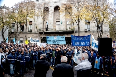 “No hacemos más su trabajo”: municipales marplatenses dejan a Montenegro cerca del abismo