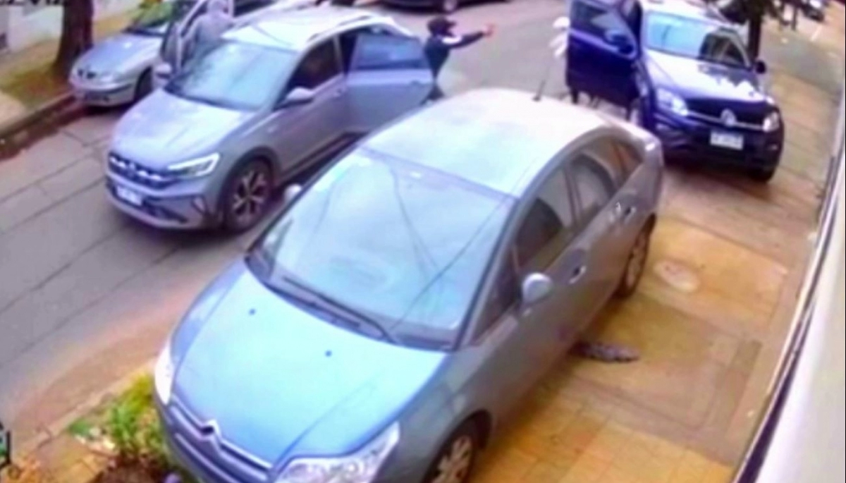 Una familia fue atacada por cuatro delincuentes durante un tremendo robo comando