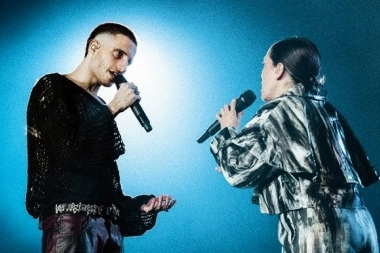 Junto a Natalia Lafourcade, Wos estrenó el video de “La Niebla” en vivo desde Racing