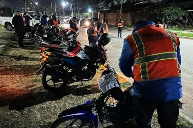 Cascallares desplegó un operativo policial “anti motochorros” en Glew: secuestraron 17 motos