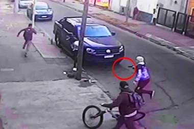 Más inseguridad en Tres de Febrero: ladrones armados asaltaron a jóvenes a metros de la comisaría