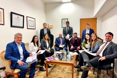 En medio de discusiones de fusión, el PRO-Libertad y La Libertad Avanza mantuvieron un encuentro