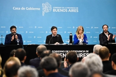 Con ausencia de intendentes del PRO, Kicillof entregó la tercera cuota de los Fondos Municipales