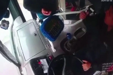 Chofer de colectivos fue agredido por un pasajero que habría pretendido viajar unos km sin pagar