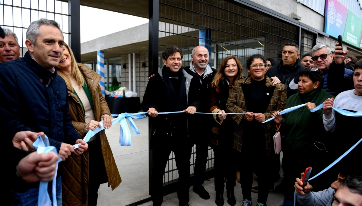Kicillof se mostró con Secco para estrenar dos complejos culturales y deportivos