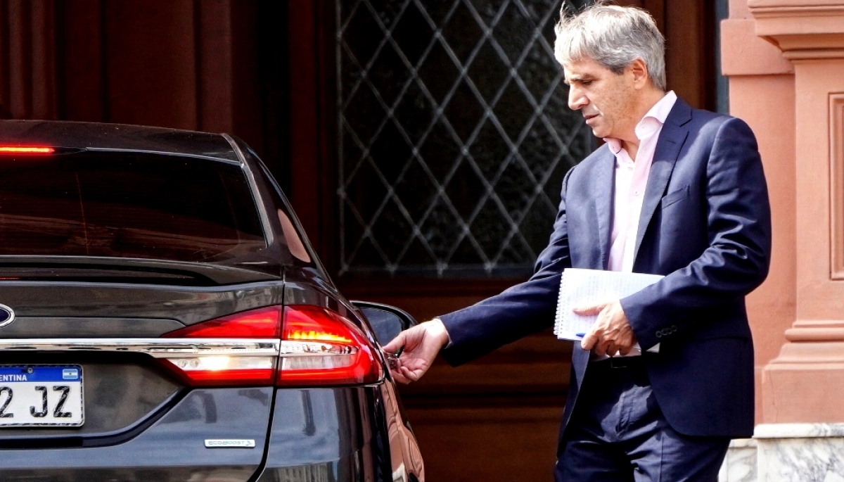 Qué explicación dio Caputo sobre la salida de los lingotes de oro del Banco Central hacia Gran Bretaña