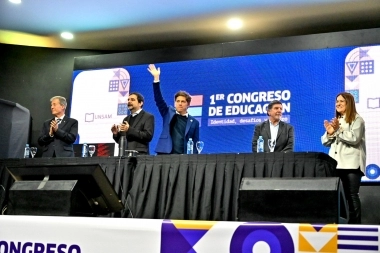 Kicillof se mostró junto a Moreira y resaltó la necesidad de “transformar” la educación pública