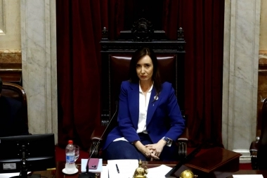 Un senador peronista le dijo “jamoncito” a Milei y despertó la risa de Villarruel en plena sesión