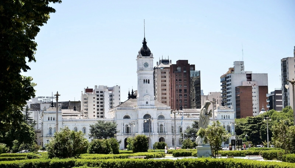 La Plata acordó nuevos aumentos salariales en dos tramos para trabajadores municipales