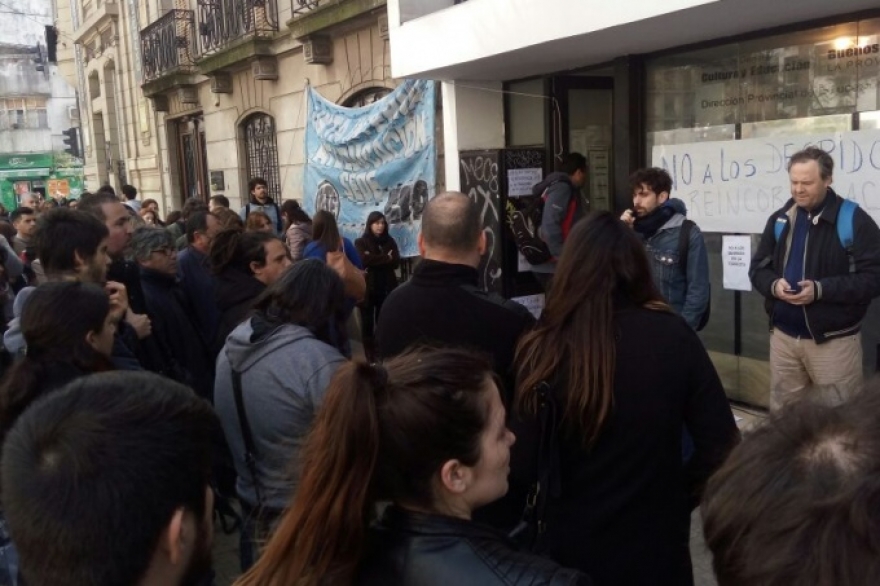 Trabajadores reclaman a Sánchez Zinny la reincorporacion de empleados en Educación