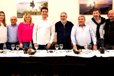 Con tirones de oreja para Lousteau y Manes, Abad presentó en público a Miguel Fernández