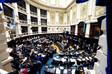 Diputados bonaerenses sesionaron y recordaron la reforma a la Constitución de 1994