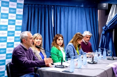 Para acelerar sus proyectos, Kicillof envía ministros a aceitar lazos a la Legislatura bonaerense