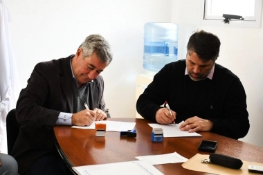 Hourcade firmó un acuerdo para permitir el dictado de la Tecnicatura en Enfermería en Magdalena