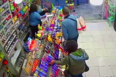 Festival de mecheros en la Provincia: una pareja vació una caramelera y una joven eligió whisky