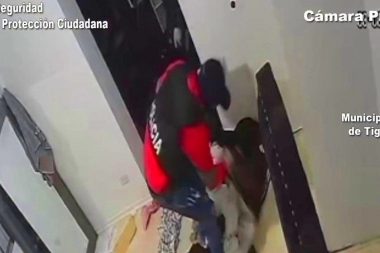 Cayó una banda que se disfrazaba de policías y robaba viviendas durante falsos operativos