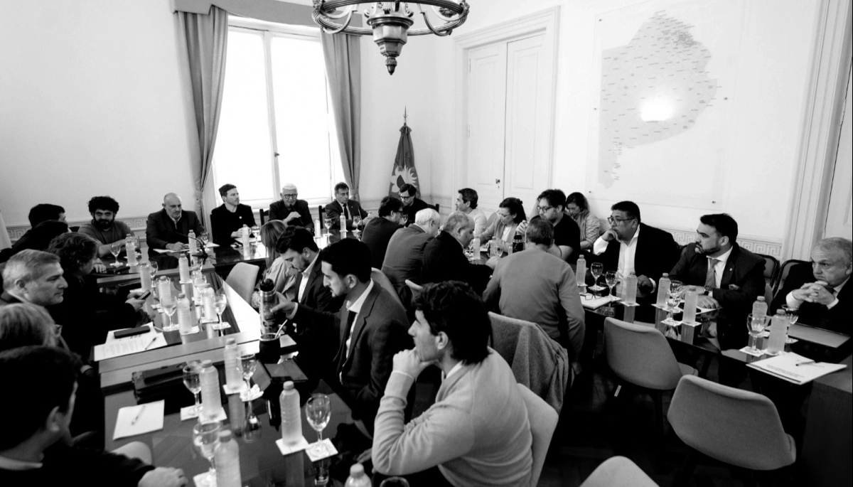 “Discutimos un proyecto de ley sin proyecto de ley”: chicanas de la oposición a Costa por el RIGI bonaerense