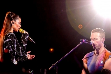 Tini se fue mundial tras el lanzamiento de “We Pray” junto a la banda Coldplay
