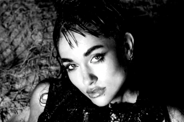 Español, inglés y portugués para cantar al amor: María Becerra aprueba idioma en “Agora”