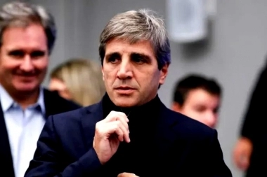 Como no le hicieron caso, Caputo busca multar a empresas que cobren tasas municipales