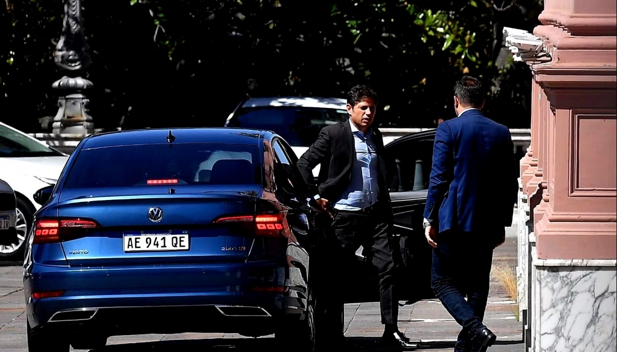 Kicillof redobló su apuesta contra Milei y permitirá la inclusión de tasas municipales en las boletas