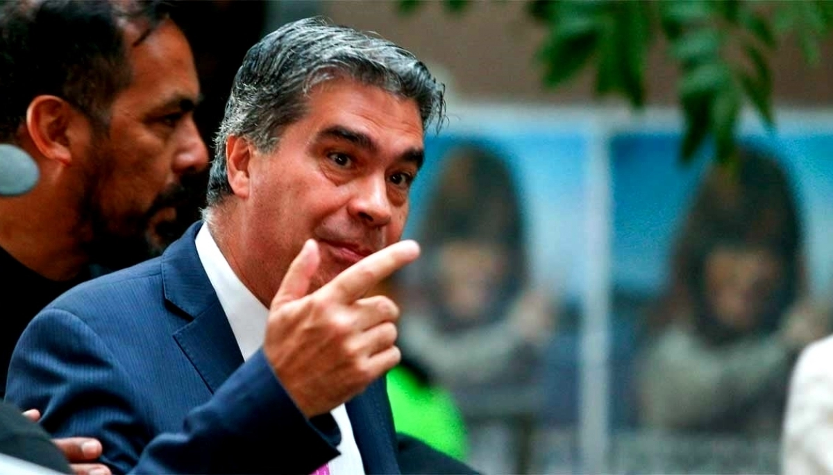 La oposición acorrala a Kicillof por el sueldo millonario de Capitanich en el Banco Provincia