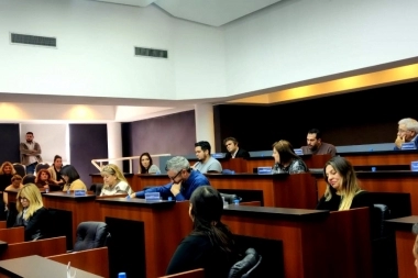Otro traspié para los libertarios en el Conurbano: edil se fugó de su bloque y lo tildaron de “traidor”